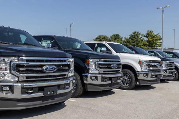 Essential Guide for Choosing the Best Ford Dealership Near You